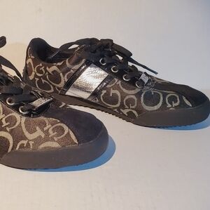 G Guess Wgreina Canvas Logo Black Gray Sneakers Walking Athletic Size 6.5